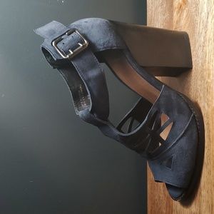 Suede cut out Lucky Penny shoes from Anthropologie.